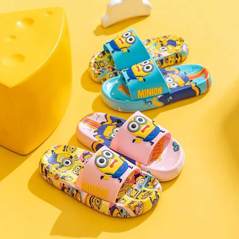 Minions children Shoes Anti-slip Wear Lightly Wear Kids Slippers Summer Outdoor Walk Tour Shoes Boys Girls Sandals PVC slippersT250311