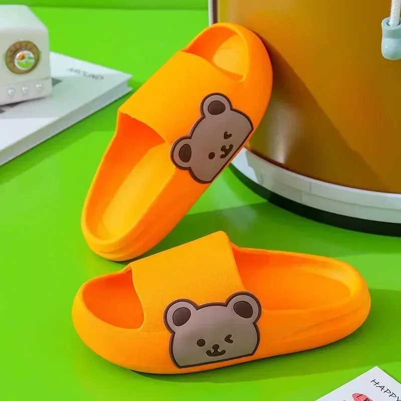 Cartoon Bear Childrens Beach Slippers For Boys Girls Home Shoes Summer Thick Sole Flip Flops EVA Soft Outdoor Slippers ChildT250311