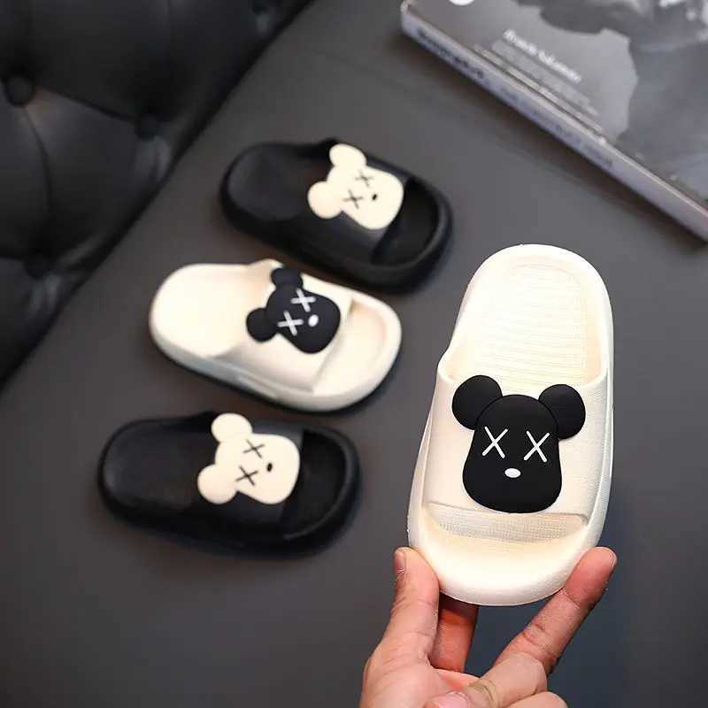 New Summer Baby Boy Girl Slippers Children PVC Cartoon Violent Bear Print Soft Flips Flops Beachwear Outdoor Non-slip Kids ShoesT250311