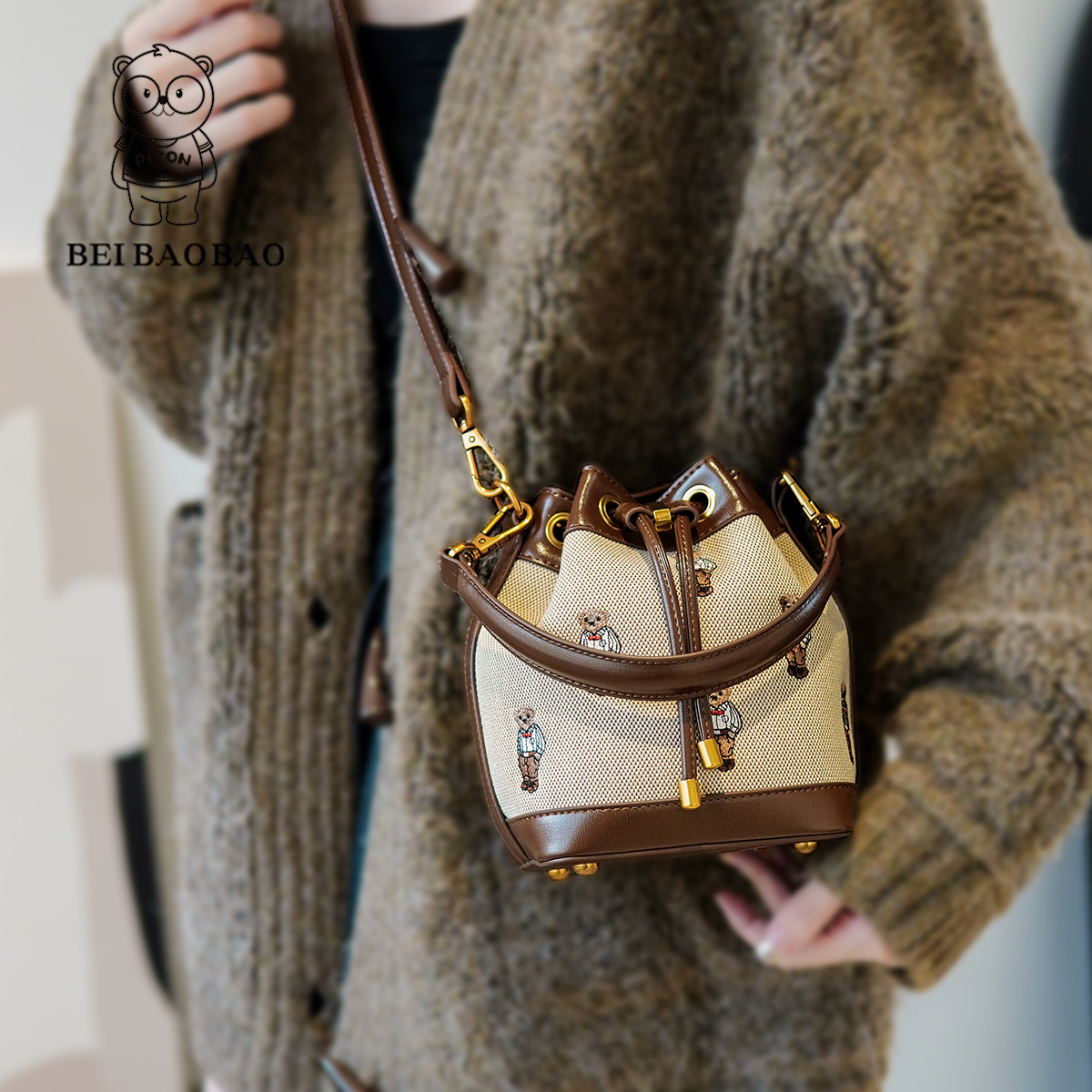 2025 New Fashionable Women's Handbag Niche Single Shoulder Crossbody Bag