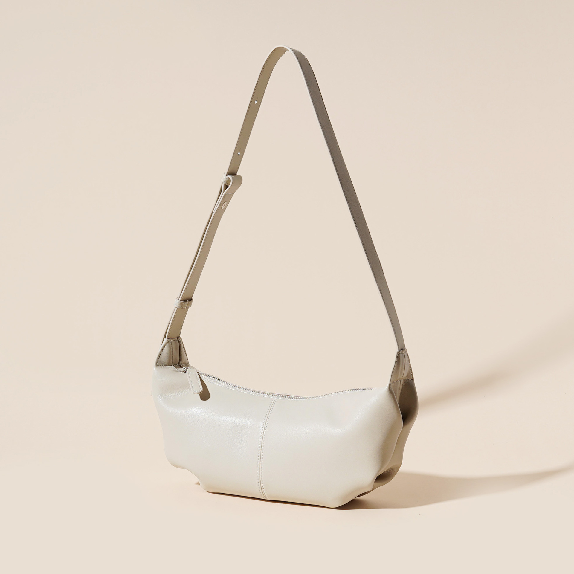 Premium Casual Leather Cloud fashion New Fashionable Versatile Shoulder Trendy Crossbody Wandering Bag