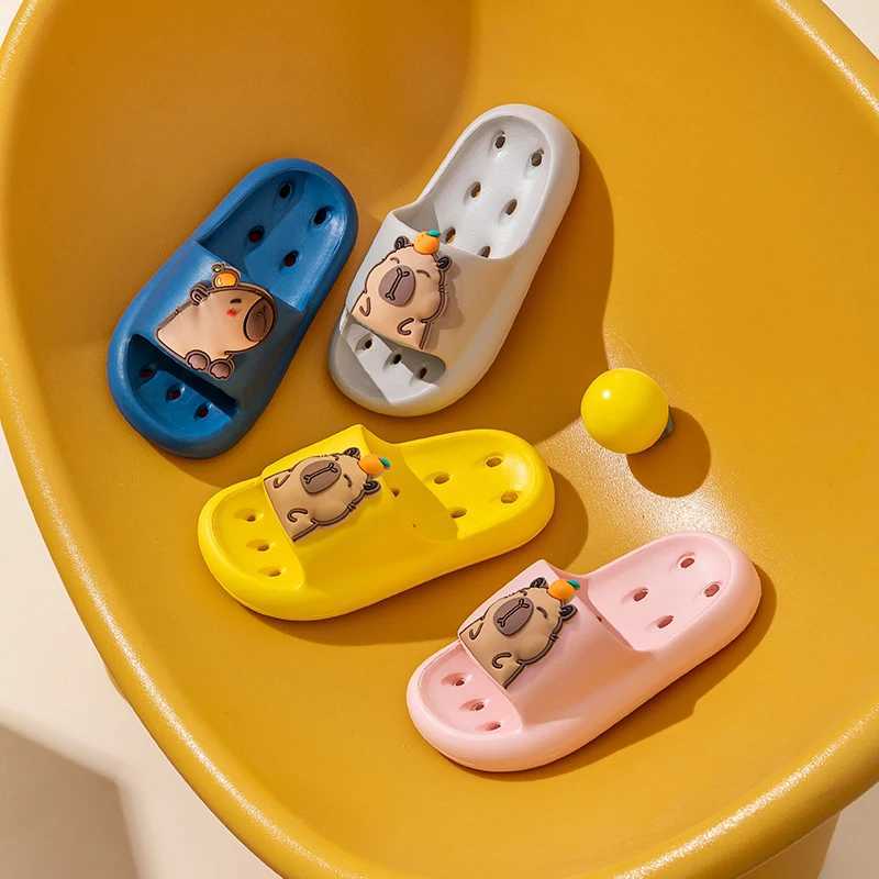 Cute Capybara Design Thick Sole Women girl Slippers Slides Bathroom Beach Indoor Sandals Summer Couple ShoesT250311