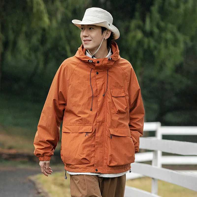 Outdoor Mountaineering Skiing Windproof Waterproof Pocket Punching Jacket Coat Men Women Couple Hooded Jacket Soft WarmT250311