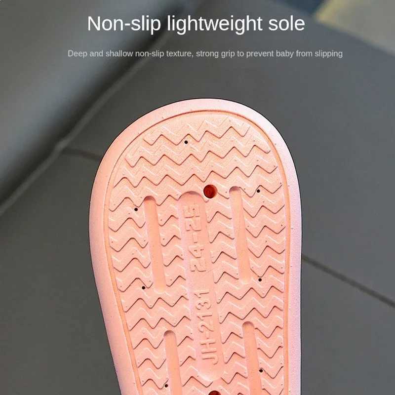 Summer Children Slippers Cartoon Indoor Anti Slip Boys Bathroom Slippers 2-10 Years Old Cute Soft Soled Girls SlippersT250311