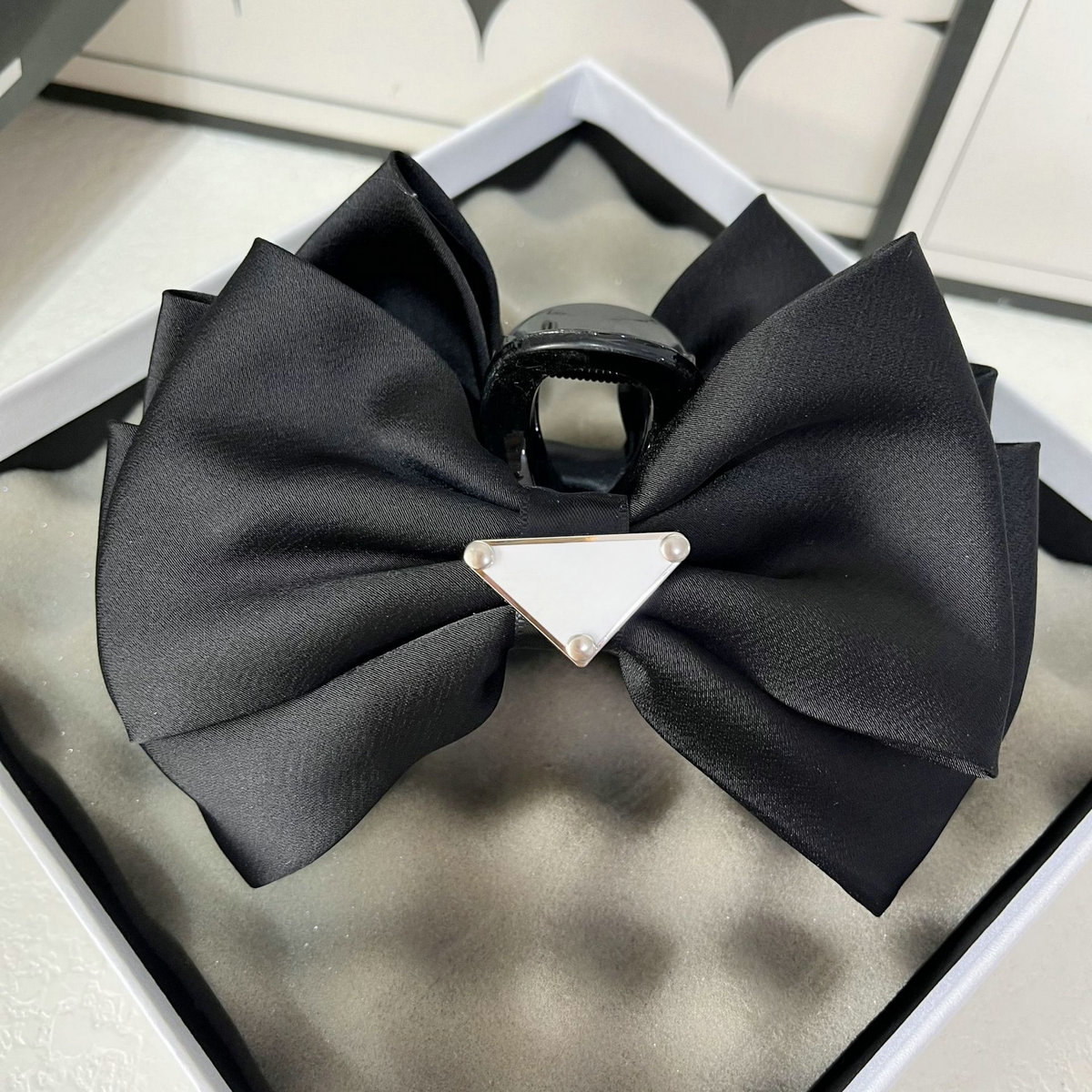 Elegant Black Clip Bowknot Designer Jewelry Women Hair Styling Barrettes Brand Letter Hairpins Free shipping