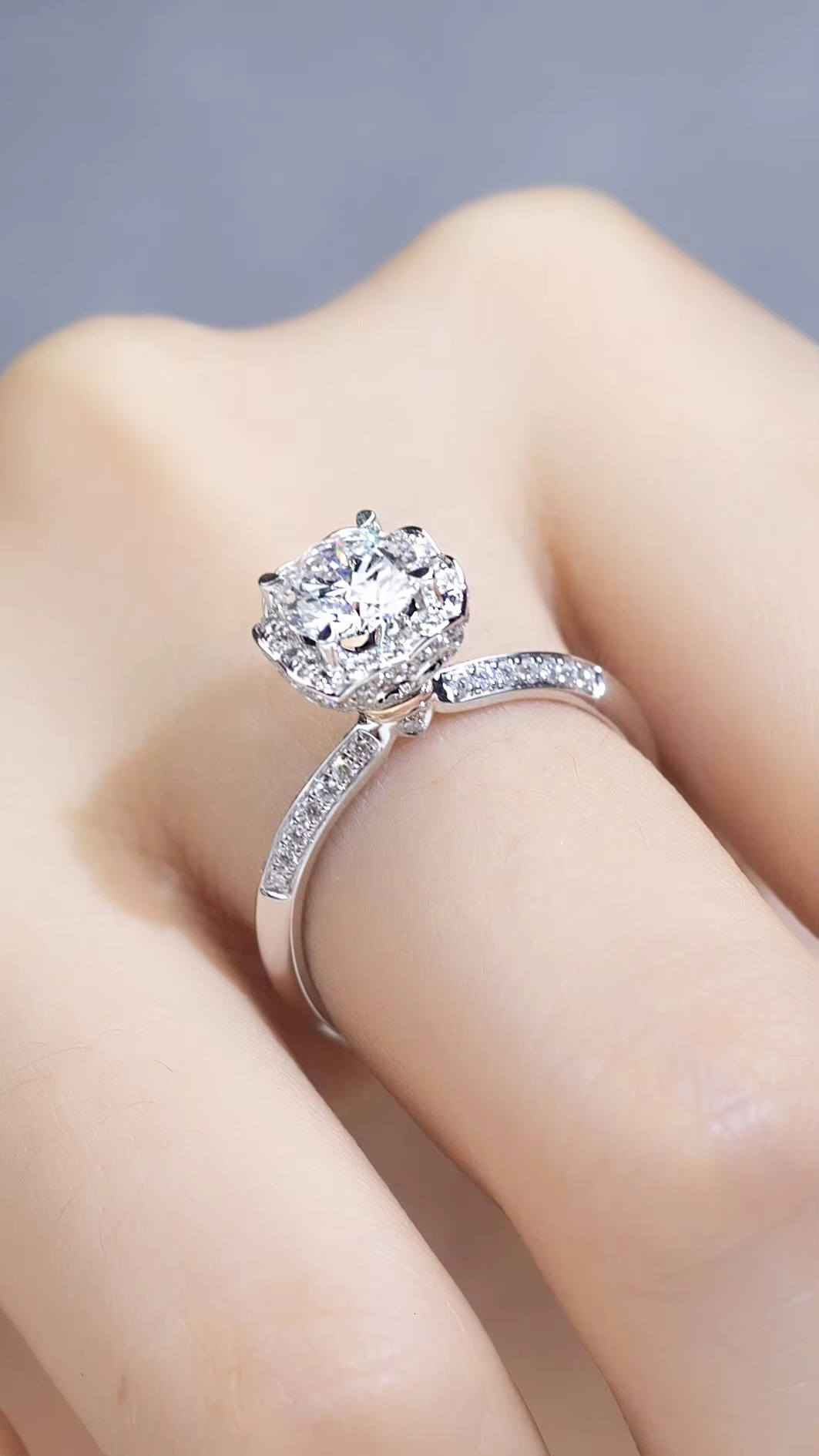 S925 Sterling Silver Flower Shape Exaggerated Moissanite Diamond Jewelry Wedding Accessories Women Elegance Engagement Ring