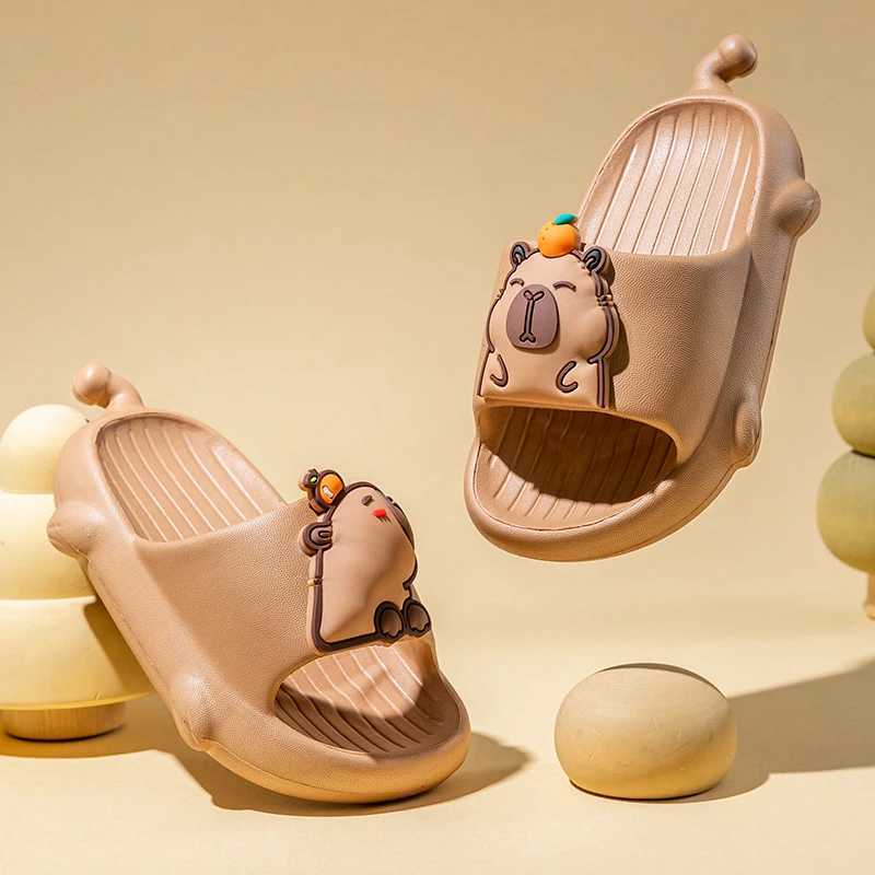 Cute Capybara Design Thick Sole Women Slippers Slides Bathroom Beach Indoor Sandals Summer Couple Shoes 2025 new shoesT250311