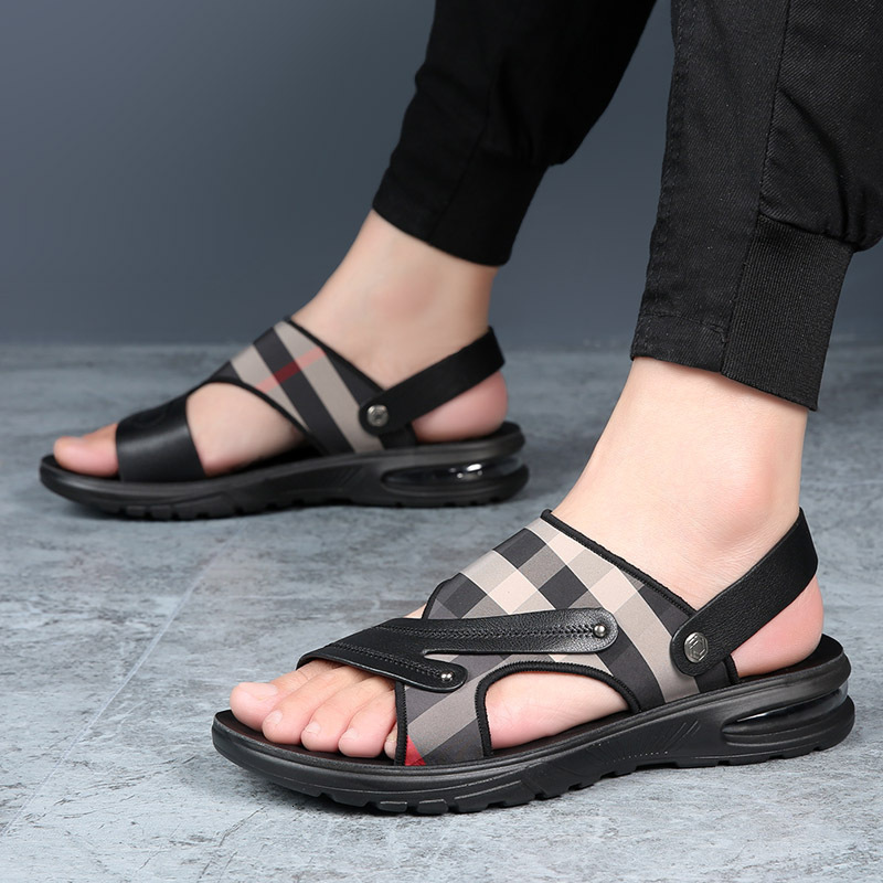 2023 Summer New Casual Beach Shoes Thick soled Korean Sandals Mens Sandals Dual purpose Cool Slippers
