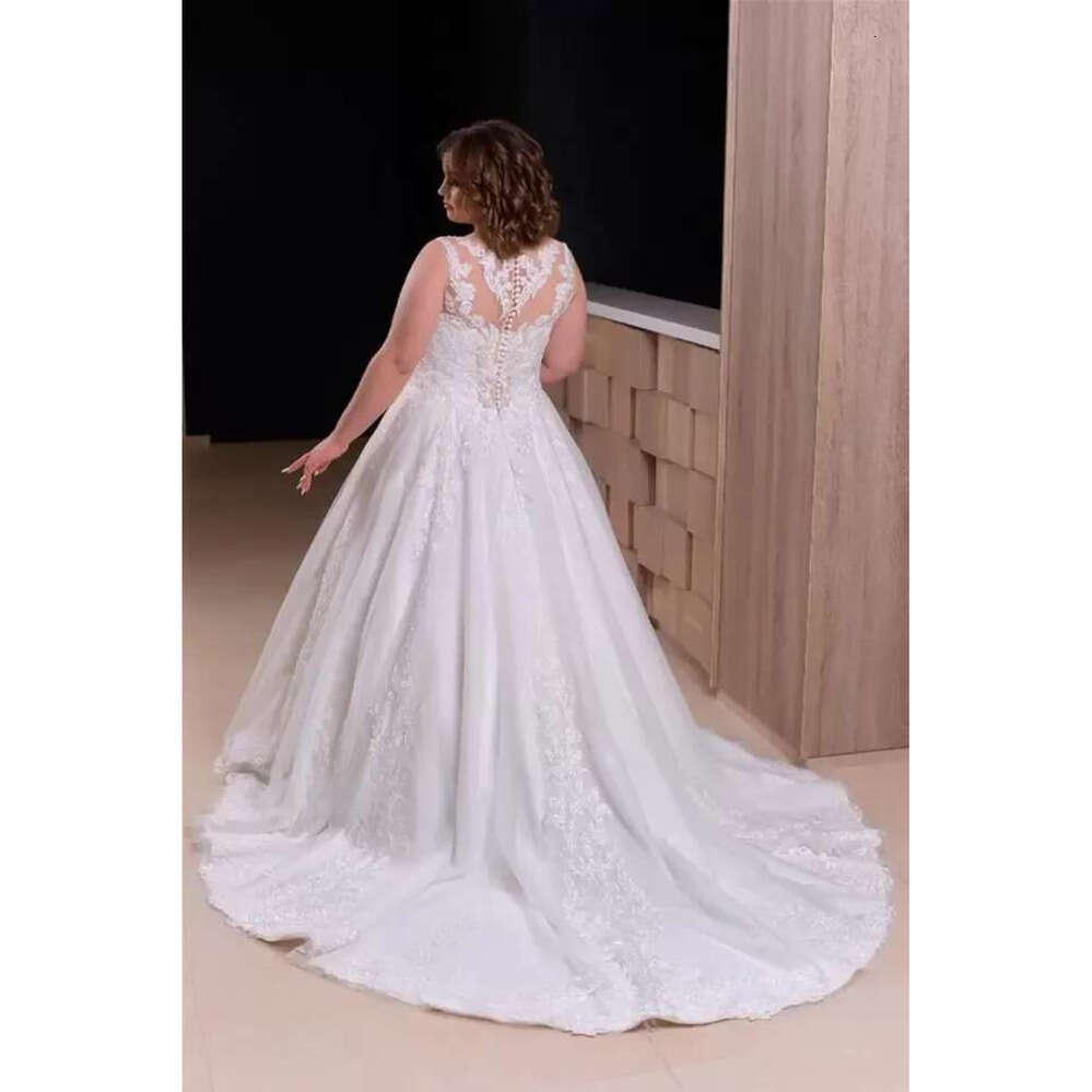 2023 Vintage Plus Size A E Dress Jewel Neck Lace Appliqued Ivory Tulle Bridal Dresses Long Wedding Gowns Sleeveless Summer Robes De