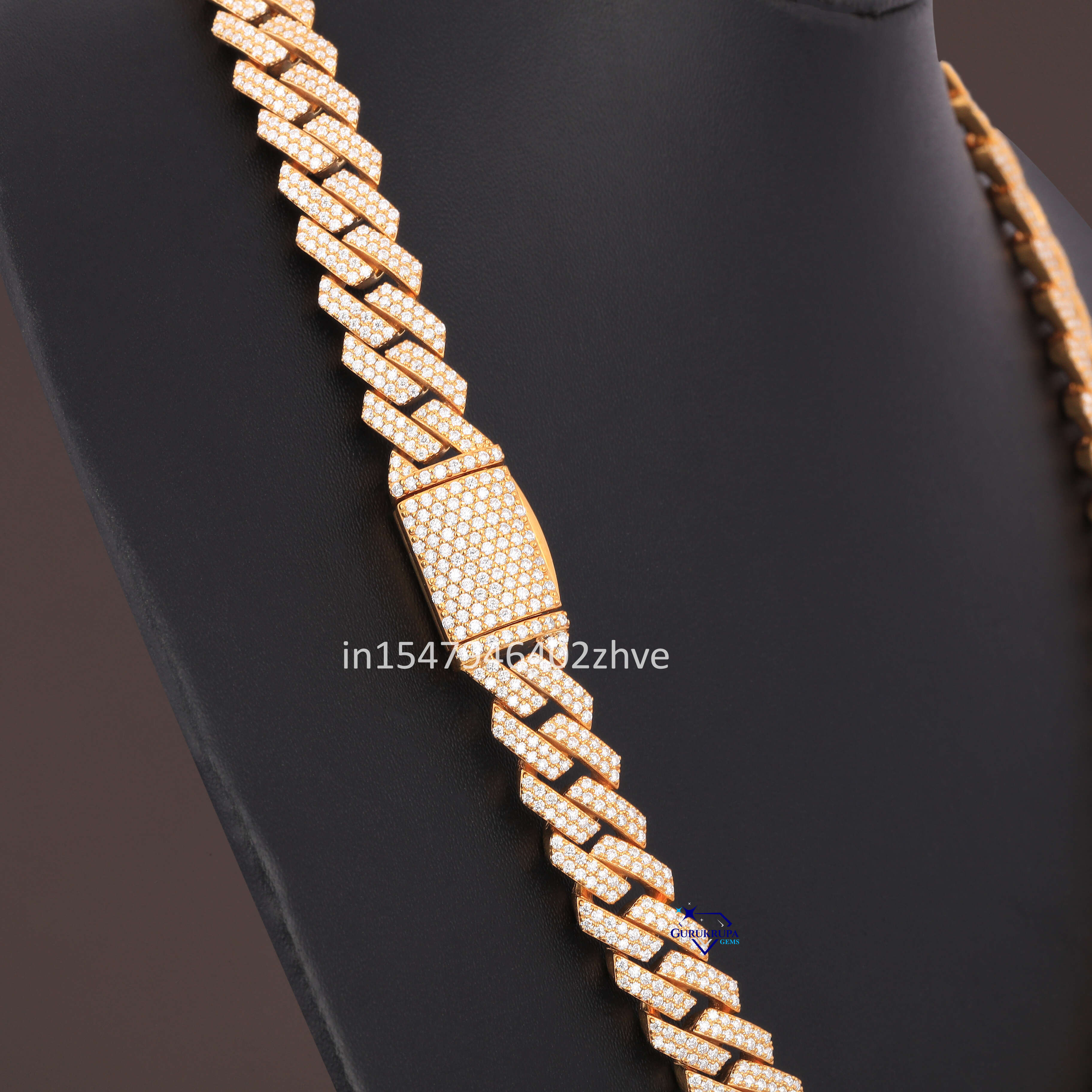 Customized 20mm Cuban Chain Necklace with 14kt Yellow Gold Round Cut Moissanite Dia Fashionable Weddings for Women Men Gift
