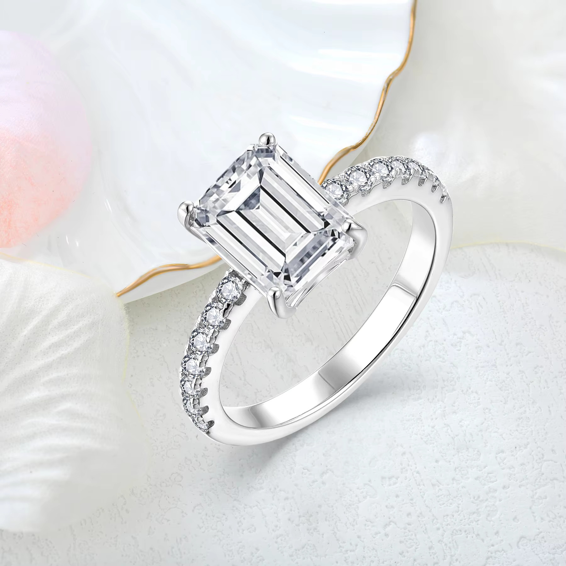 Luxury Dainty 925 Silver Diamond Ring Emerald Cut Iced Out VVS Moissanite Ring for Women Wedding Engagement Jewelry