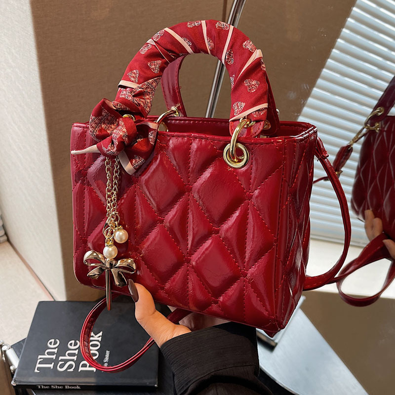 Autumn And Winter High-end Niche Handbag, Women's Multifunctional Dia Grid Slanted Fashion Designer Handbag
