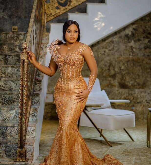 Plus Size Gold Aso Ebi Prom Dresses for Black Women Promdress Mermaid Long Sleeves Appliqued Beaded Lace Crystals Birthday Dress Second Reception Gown