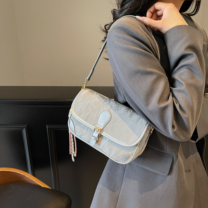 Korean fashion trend shoulder 2025 new simple casual niche design feeling underarm women's crossbody bag