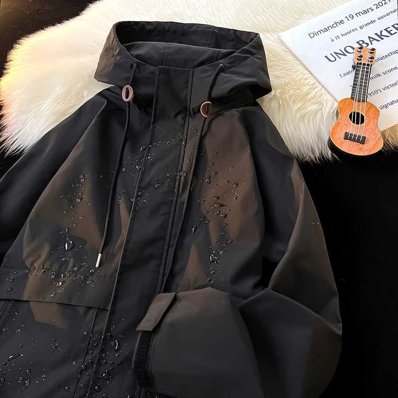 Mens Outdoor Jacket Classic Solid Color Hooded Jacket Plus Size Loose Waterproof Windbreaker Casual Man Women CoatT250311