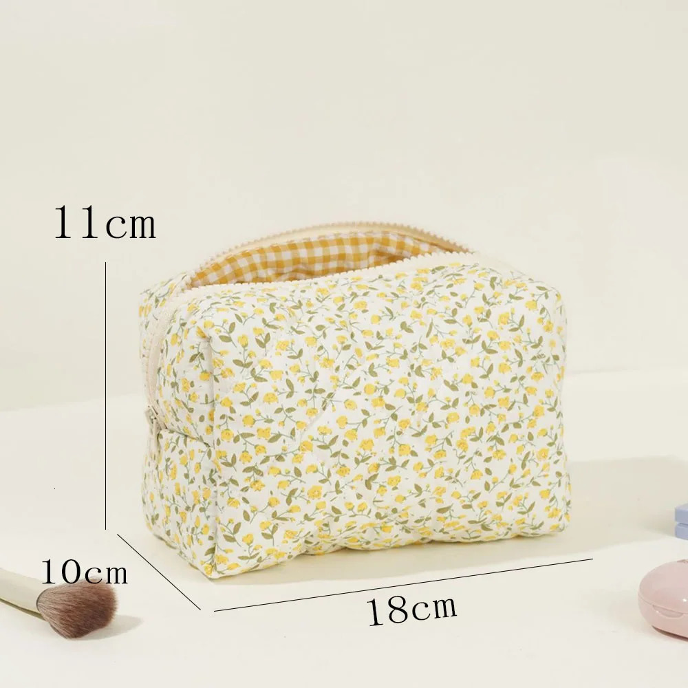 Storage Organizer Floral Puffy Quilted Makeup Bag Flower Printed Cosmetic Pouch Large Travel Accessory 250311