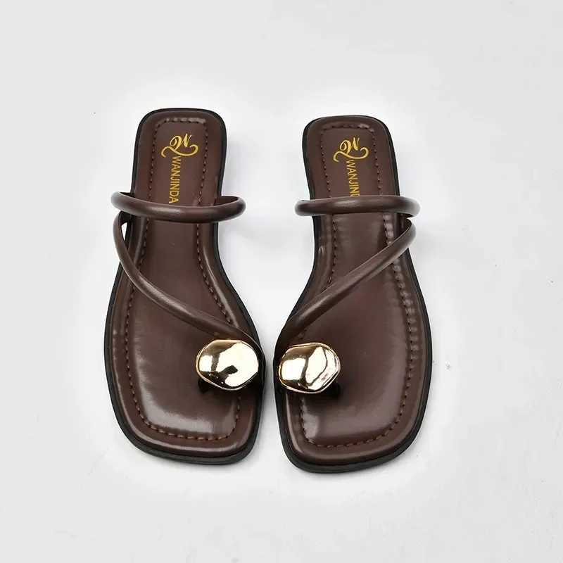 Summer Narrowband Womens Slide Fi Metal Decoration Low Heel Slide Ladies Elegant Slide Leisure Outdoor Beach Flip CoverXJ250311