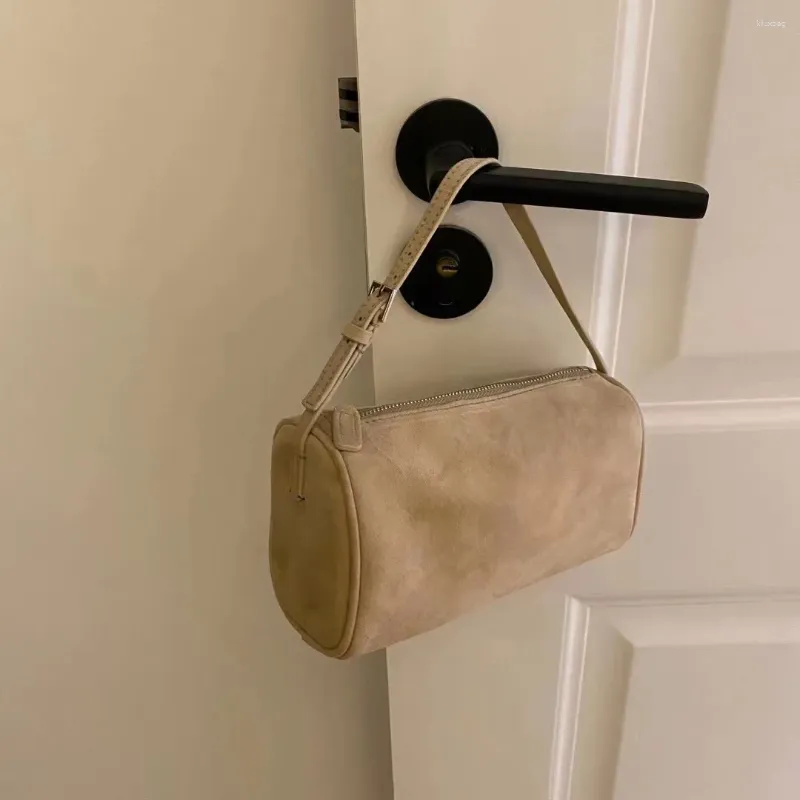 Chic Unisex Retro Brown Leather Sling Bag - Sleek Small Quilted Satchel Perfect for Any Occasion