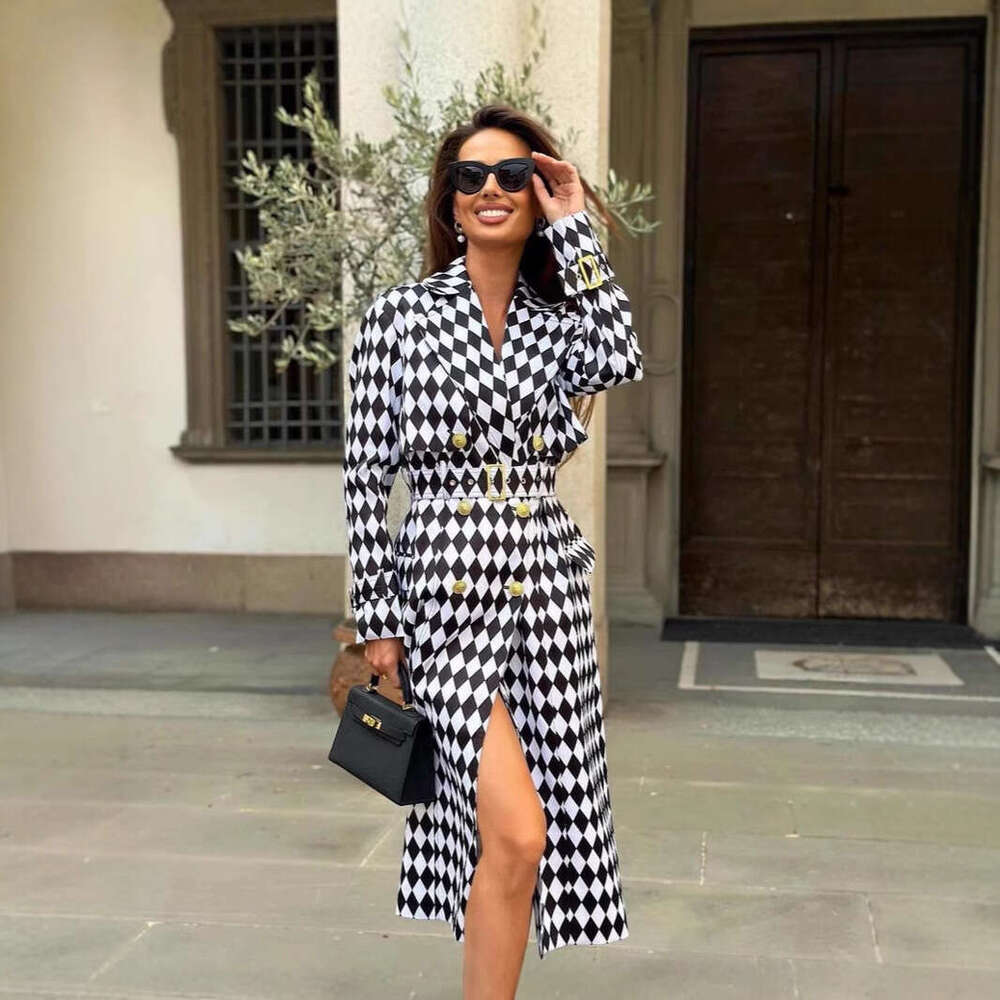 Autumn Winter New Fashionable Socialite Black And White Extra Set Diamond Grid Belt Extended Trench Coat