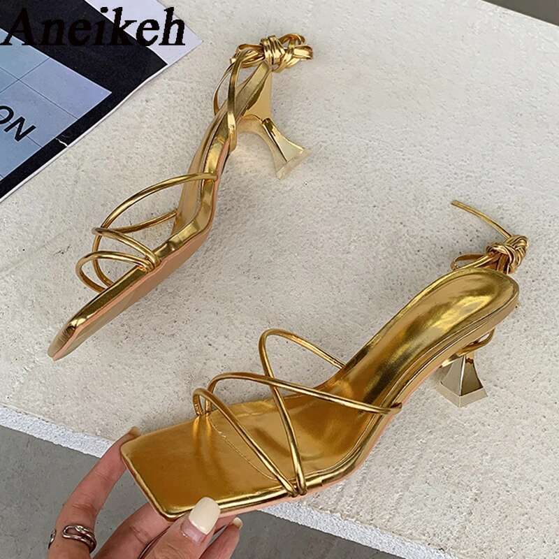 Fashion Aneikeh 2025 Patent Leather Sandals Thin Low Heel Cross-tied Lace Up Rome Summer Gladiator Women Narrow Band Party Shoes