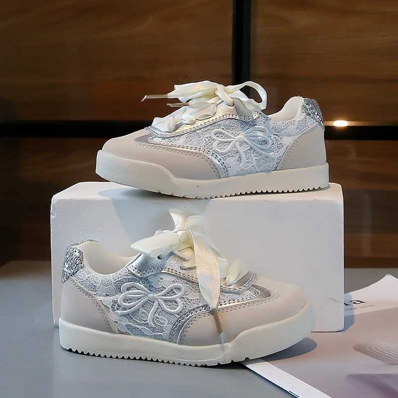 Girls Sports Shoes Embroidered Princess Sle Kids Casual Shoes with Ribbons 2024 Brand New Children Running Shoes Sweet ElegantXJ250311
