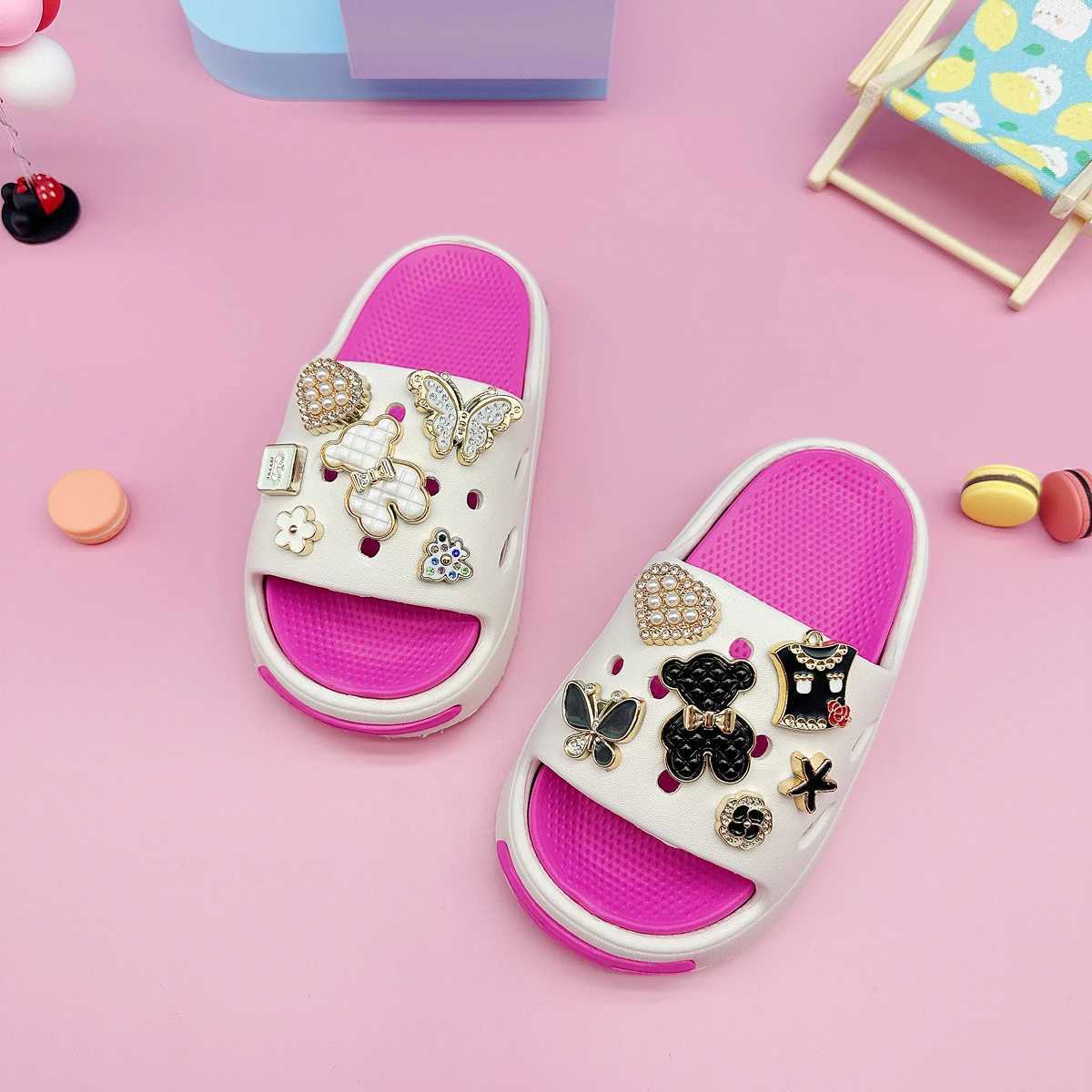 New Popular Cartoon Black and White Bear Versatile Eva Slippers for Boys and Girls Fashionable Soft-Soled Non-Slip SandalsT250311