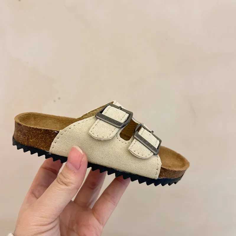 Baby Shoes Soft Slipper 2023 Summer New Korean Version Boys and Girls Outside Fashion Beach Sandals All-match Unisex Flat HeelsT250311