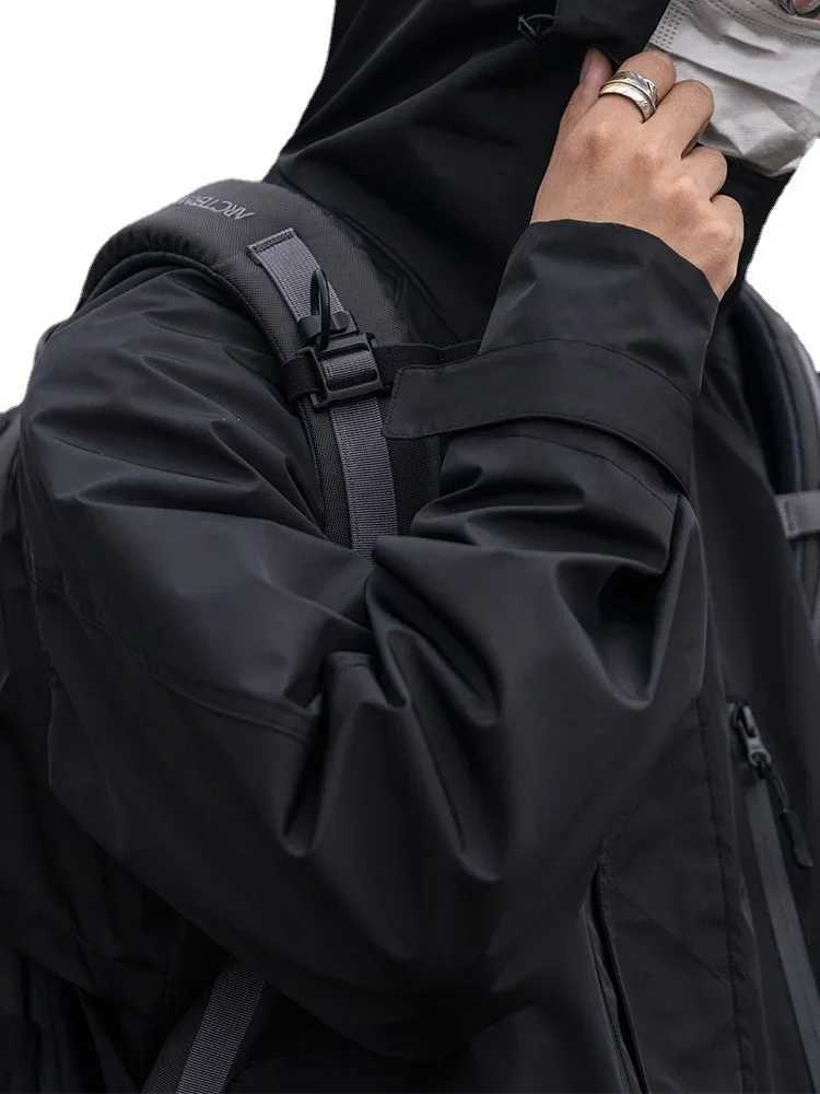 Spring and Autumn Mens Hiking Jackets Functional Vibe Fashion Loose Outdoor Windproof and Waterproof WorkWear Hooded JacketT250311