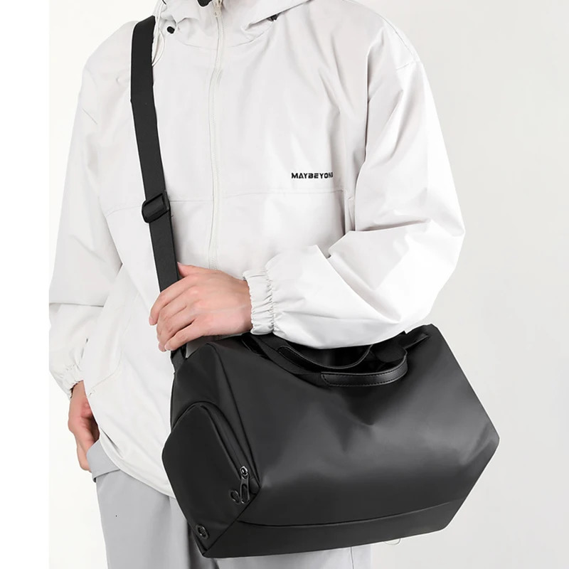 Fashion Travel Bags For Women Large Capacity Mens Sports bag Waterproof Weekend Bag Female Messenger Dry And Wet 250311