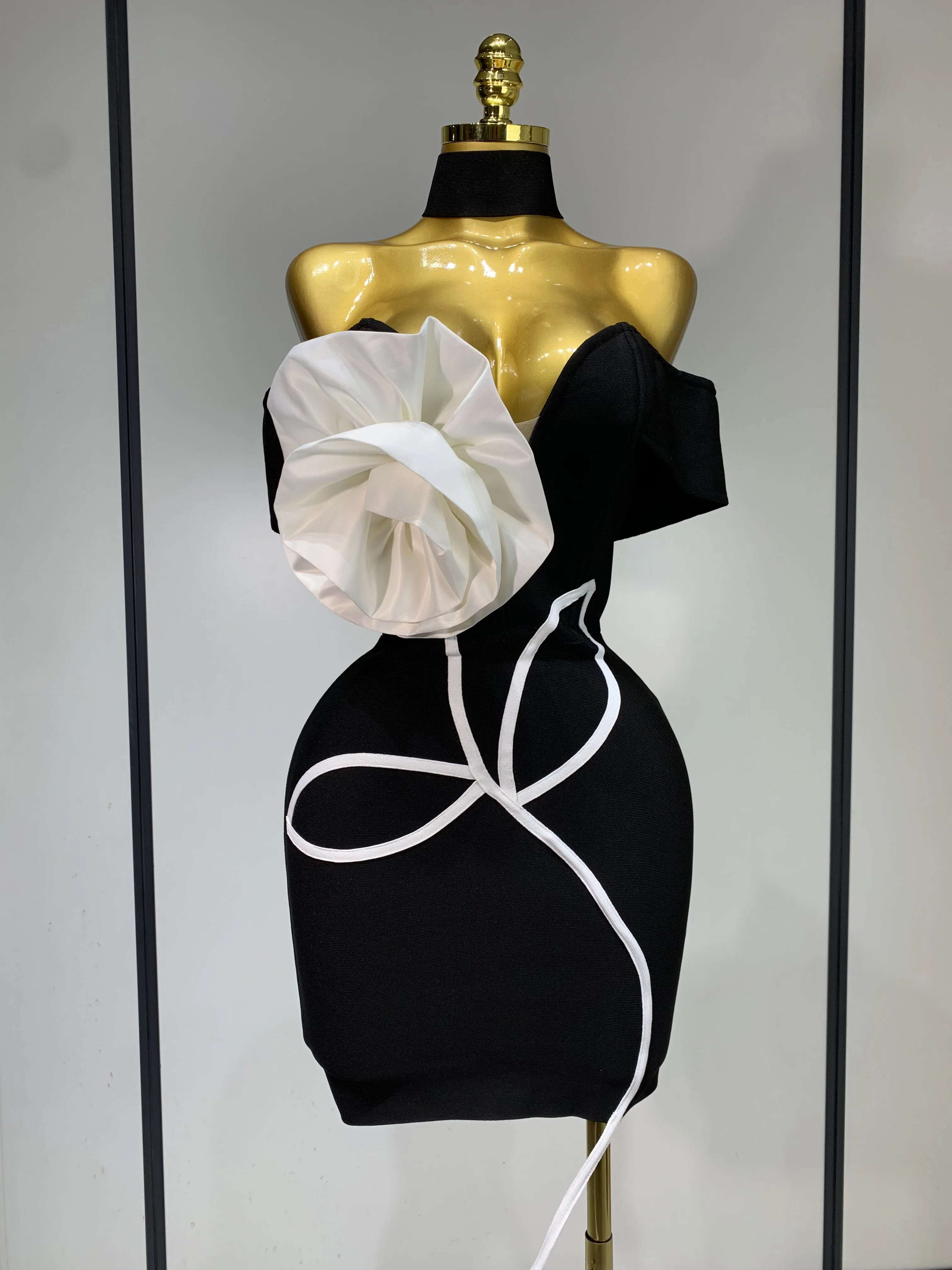 Women Sexy Off Shoulder White Wer Black Mini Bodycon Bandage Dress 2025 Celebrity Evening Club Elegant Party Gowns