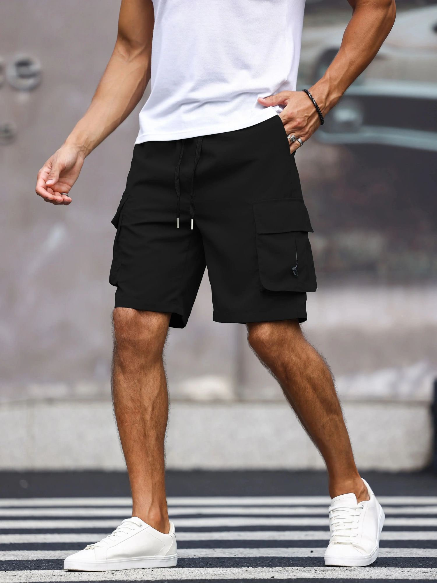 Mens Cargo Shorts With Pockets In Solid Color Loose Fit Fashionable for Casual Wear Bermuda Shorts 250310