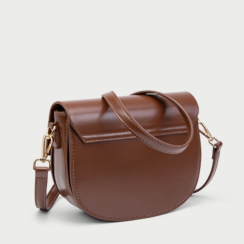 Elegant Women's Saddle-Style Messenger Bag Chic Shoulder Carryall for Everyday Use