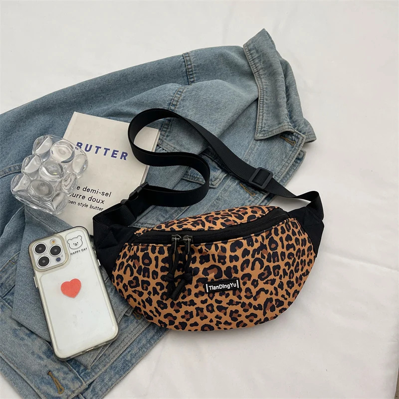 Large leopard print breast Bag Large capacity shoulder bag Crossbody bag The latest waist bag for summer 2024 R250311