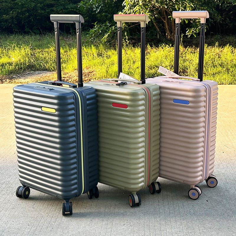 Designer Suitcases Lage Travel Wheels Boarding Women 20 25 28 inches Men Trolley Rolling Bag High Quality Metal