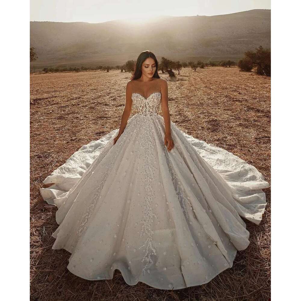 Charming Sweetheart Ball Gown Wedding Sleeveless Appliques Straight Custom Bridal Dresses Lace-up Bride Robe
