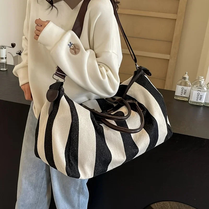 1pcs Stylish Striped Large Capacity Travel Bag Vintage Inspired Oxford Shoulder and Crossbody for Women Zipper Closure 250311