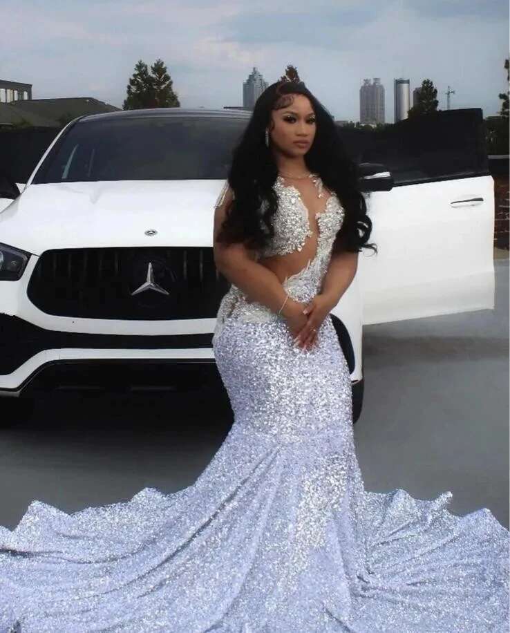 2025 Elegant Sier Mermaid Evening Dresses For Women Sparkly Dia Crystal Black Girl Long Formal Prom Reception Gown