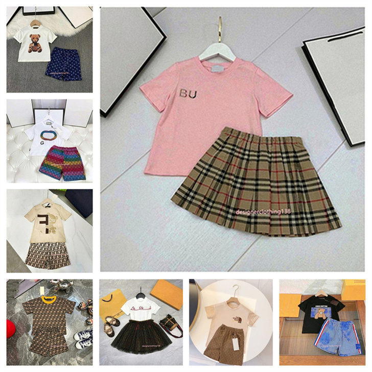 Designer 2025 new Boys summer set Children Fashion girls Fashion handsome short sleeve shorts checked cotton two-piece set D6