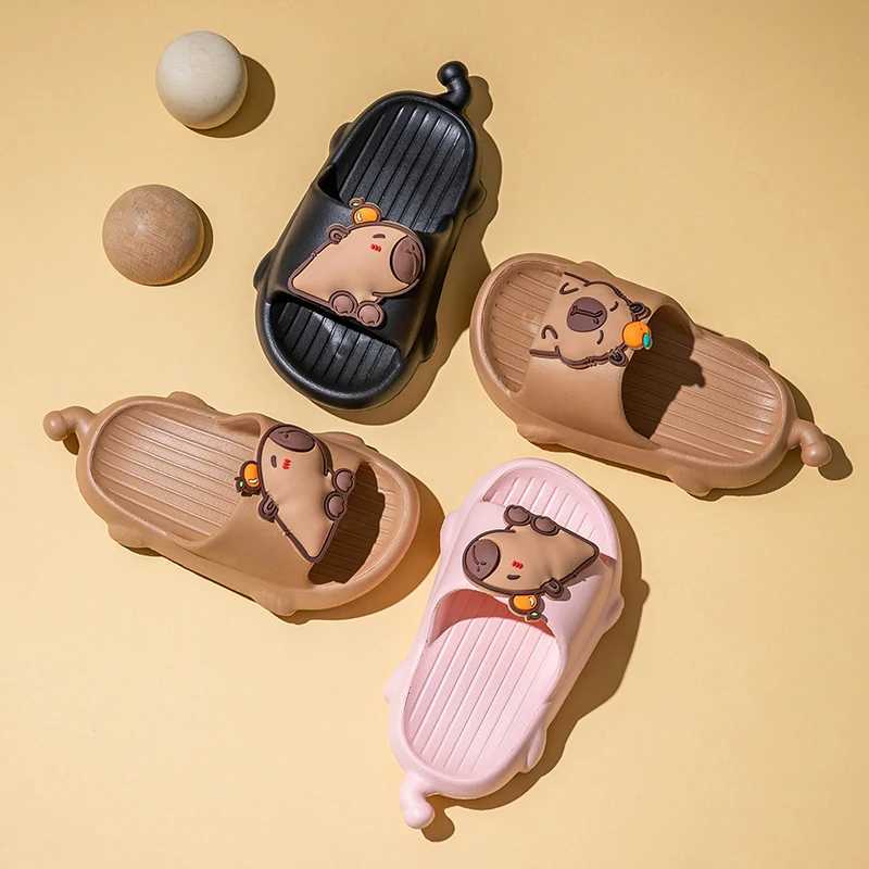 Cute Capybara Design Thick Sole Women Slippers Slides Bathroom Beach Indoor Sandals Summer Couple Shoes 2025 new shoesT250311