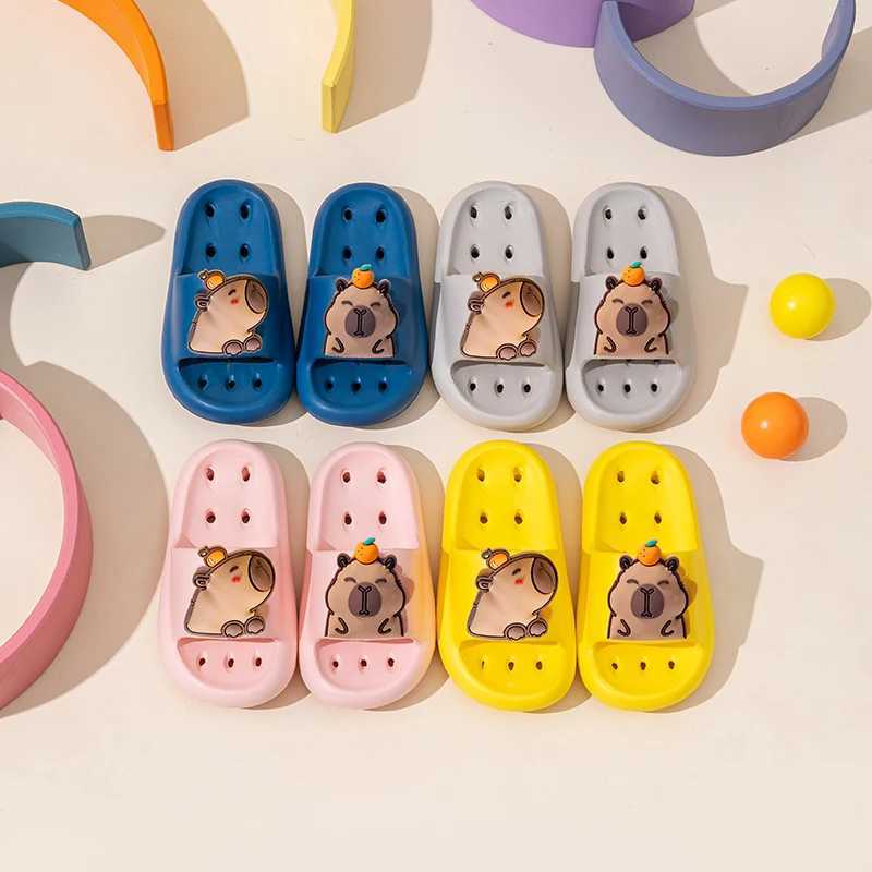 Cute Capybara Design Thick Sole Women girl Slippers Slides Bathroom Beach Indoor Sandals Summer Couple ShoesT250311