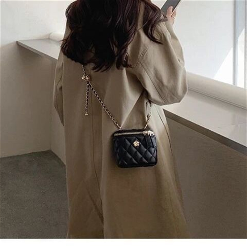 free shipping designer Shoulder Bags for woman Casual Fashion Floral flap pocket barrel-shaped cross bag