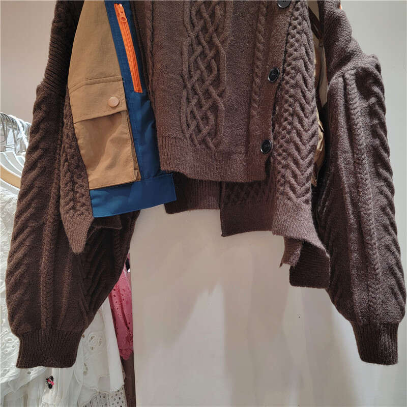 2023 Winter New Korean Soft And Lazy Top With A High-End Feel, Super Beautiful Fashion, Versatile Coffee Color Splicing Sweater