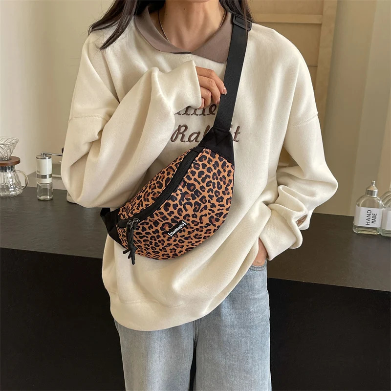 Large leopard print breast Bag Large capacity shoulder bag Crossbody bag The latest waist bag for summer 2024 R250311