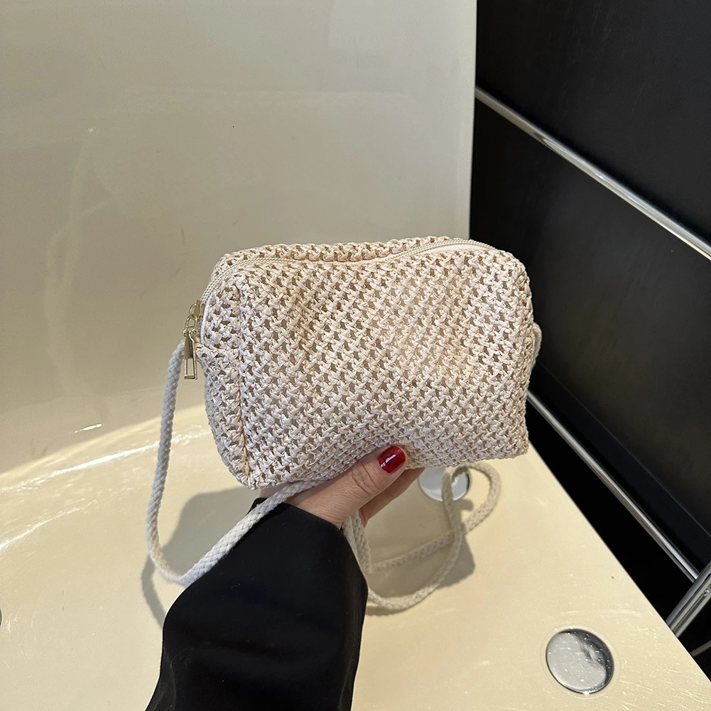 Straw Purse with Chain Strap Simple Female Underarm Bag Lightweight Hollow for Travel Vacation R250311