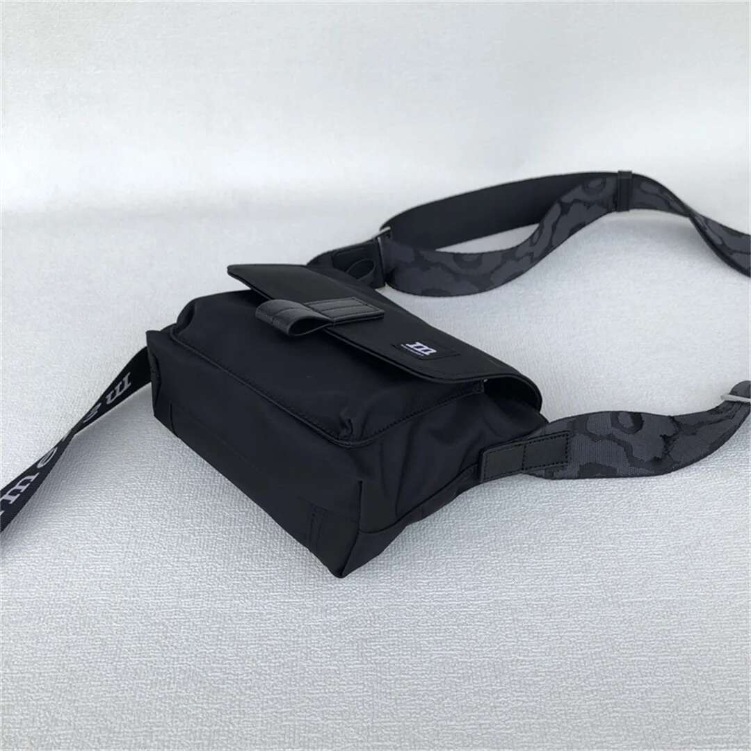 Marime1kko Unisex Black Waterproof Nylon Lightweight All-Match Shoulder Messenger Camera Bag