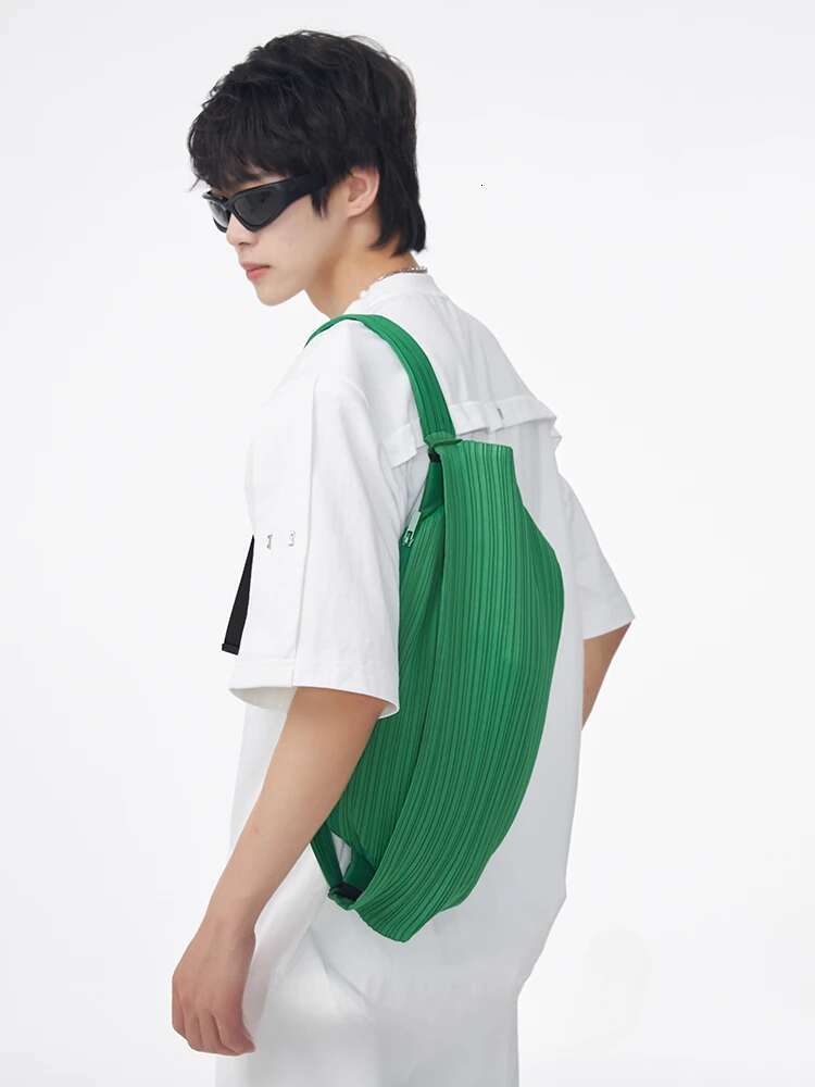 YUDX Fashionable Series House Irregular Men's Shoulder Crossbody Light Pleated Simple Dumpg Men Bag