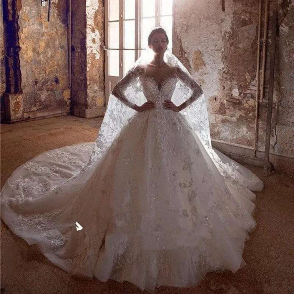 Arabic Dubai Dresses Sheer Neck Sweep Train 3D Ral Appliqued Beaded Garden Long Sleeves Wedding Gowns
