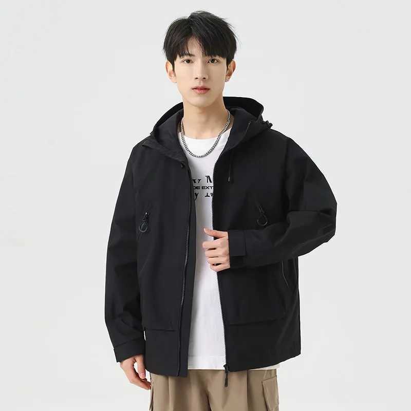 Spring and Autumn Leisure Jacket Mens Outdoor Camping Waterproof and Windproof Hooded Windproof CoatT250311