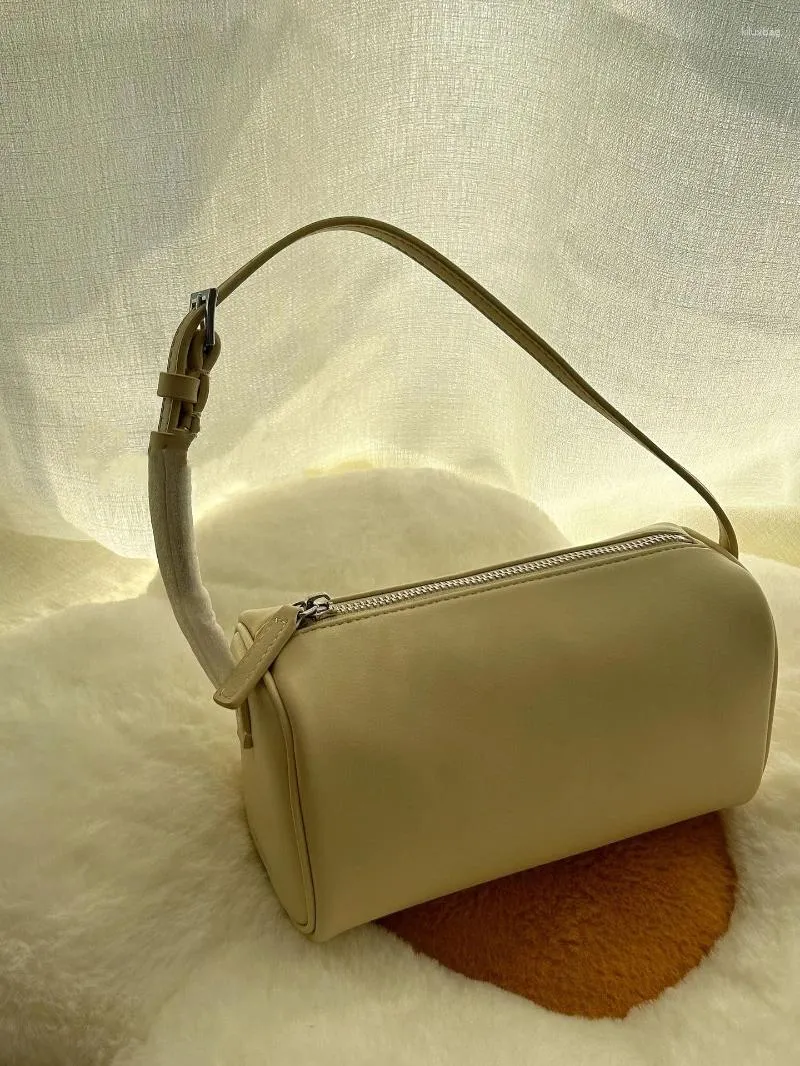 Chic Unisex Retro Brown Leather Sling Bag - Sleek Small Quilted Satchel Perfect for Any Occasion