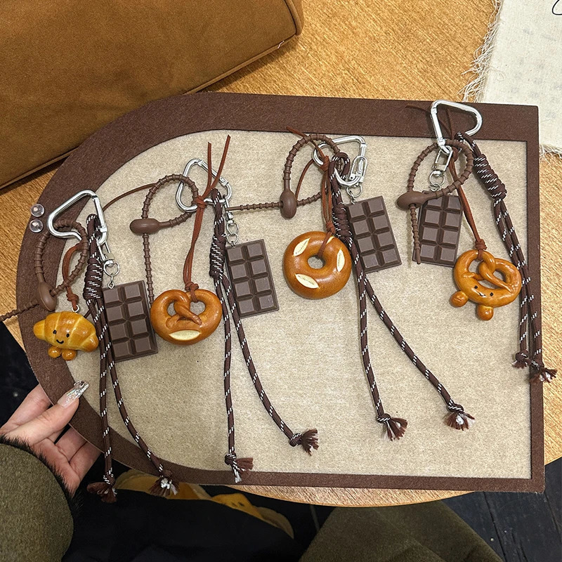 Cute and exquisite woven rope alkaline bread bag chocolate spring buckle pendant highquality 250311